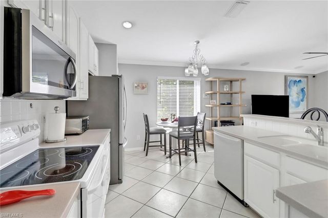 7477 Lourdes CT, Naples, FL 34104