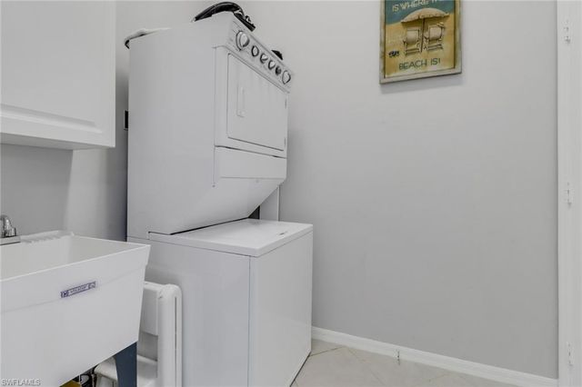 7477 Lourdes CT, Naples, FL 34104