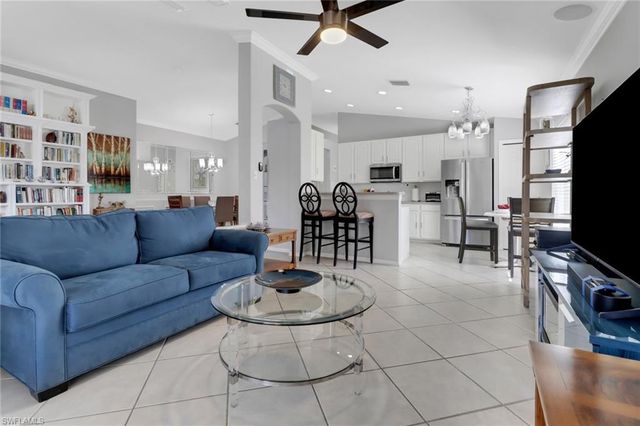 7477 Lourdes CT, Naples, FL 34104