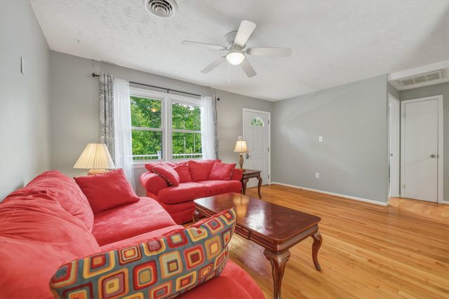 1008 OREGON HOLLOW RD, Linden, VA 22642