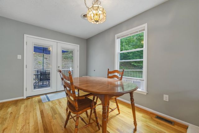1008 OREGON HOLLOW RD, Linden, VA 22642