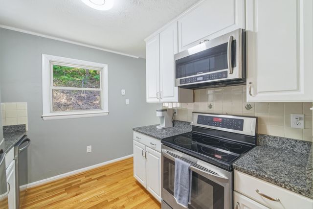 1008 OREGON HOLLOW RD, Linden, VA 22642