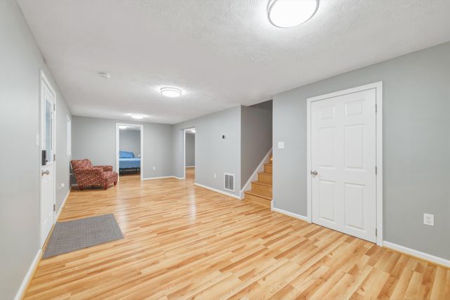 1008 OREGON HOLLOW RD, Linden, VA 22642