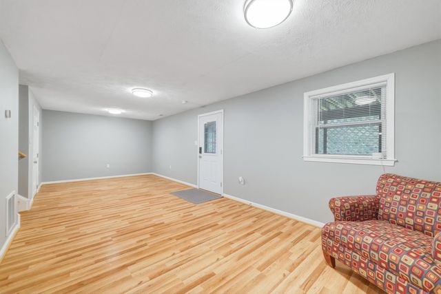 1008 OREGON HOLLOW RD, Linden, VA 22642