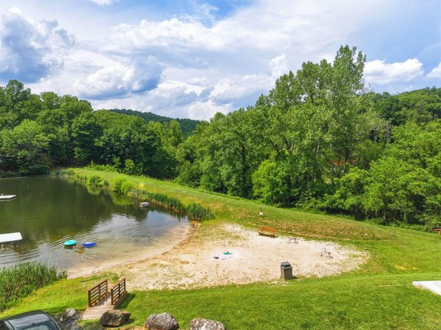 1008 OREGON HOLLOW RD, Linden, VA 22642