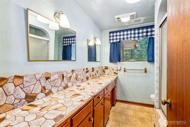 18002 74th Street E, Bonney Lake, WA 98391