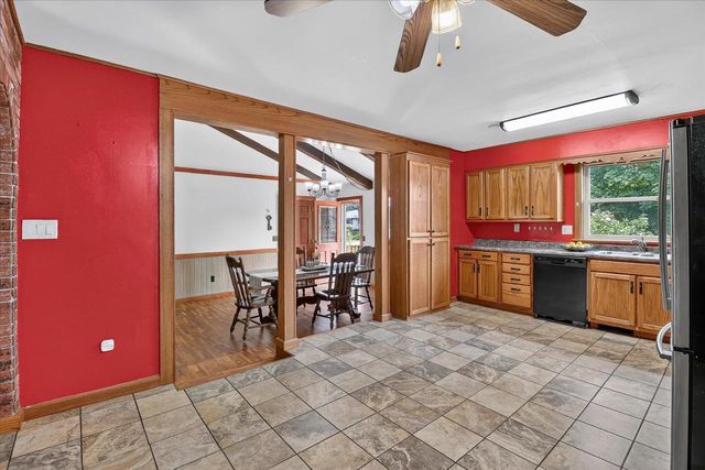 2002 Mineral Point Avenue, Janesville, WI 53548