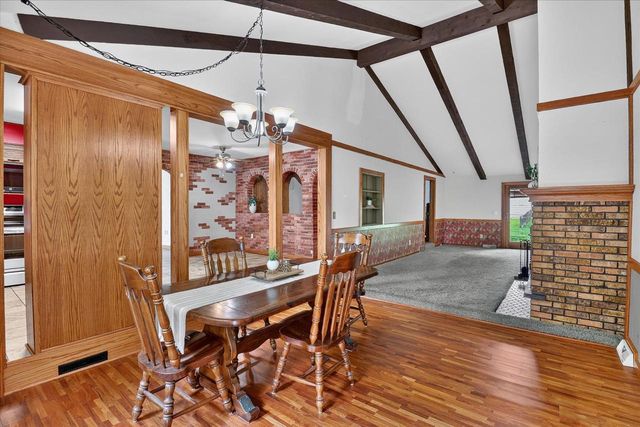 2002 Mineral Point Avenue, Janesville, WI 53548