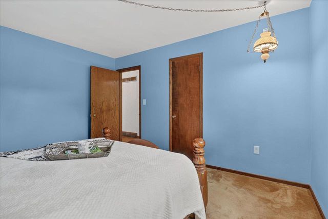 2002 Mineral Point Avenue, Janesville, WI 53548