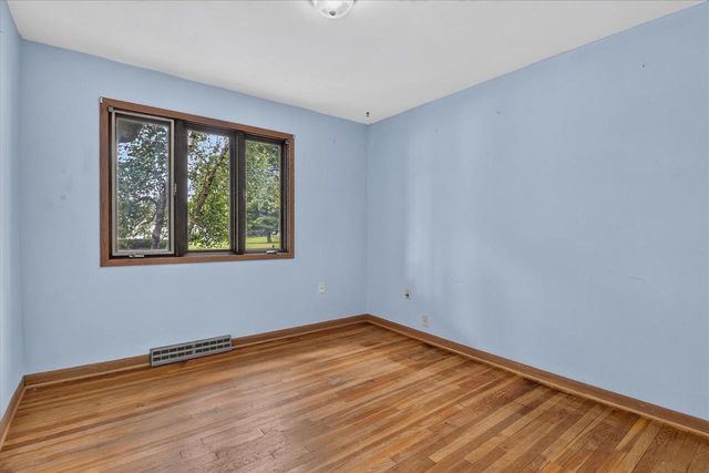 2002 Mineral Point Avenue, Janesville, WI 53548
