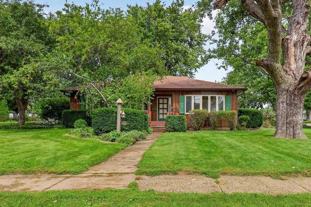 2002 Mineral Point Avenue, Janesville, WI 53548