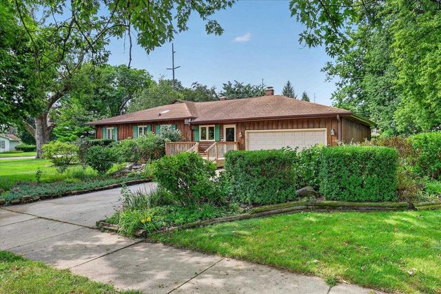2002 Mineral Point Avenue, Janesville, WI 53548
