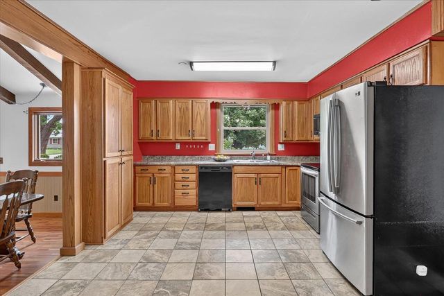 2002 Mineral Point Avenue, Janesville, WI 53548