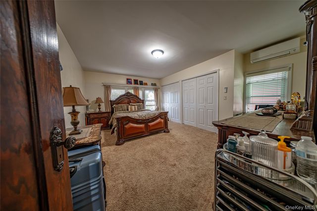 8564 104th Street, Richmond Hill, NY 11418