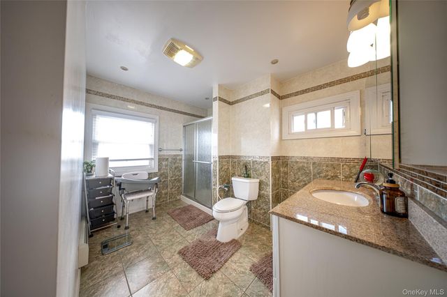 8564 104th Street, Richmond Hill, NY 11418
