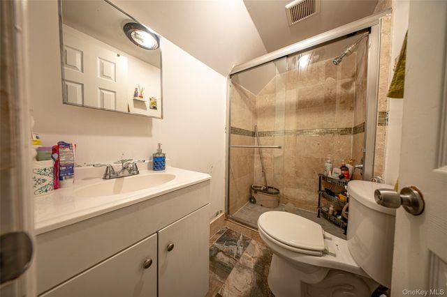 8564 104th Street, Richmond Hill, NY 11418
