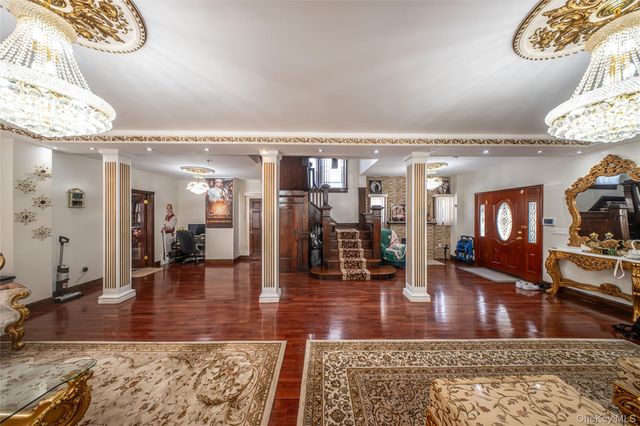 8564 104th Street, Richmond Hill, NY 11418