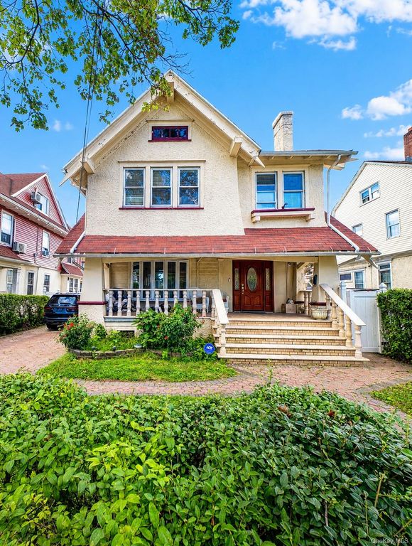 8564 104th Street, Richmond Hill, NY 11418 — exterior
