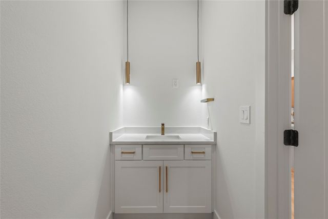 603 S Moore Street, Dallas, TX 75203