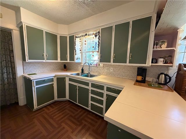 501 W 6th Street, Russellville, AR 72801