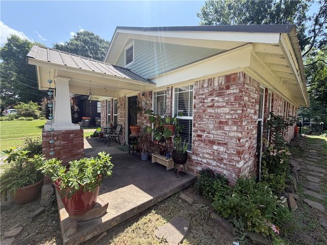 501 W 6th Street, Russellville, AR 72801