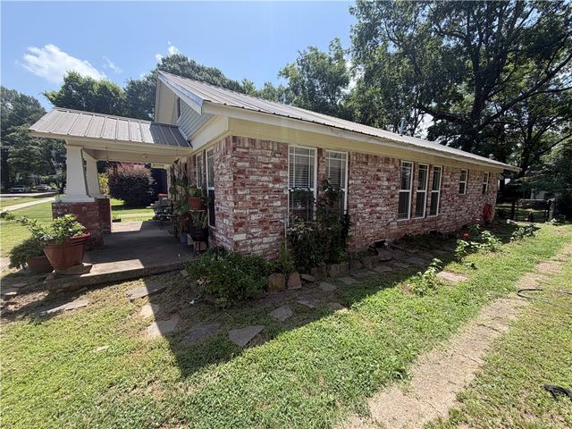 501 W 6th Street, Russellville, AR 72801