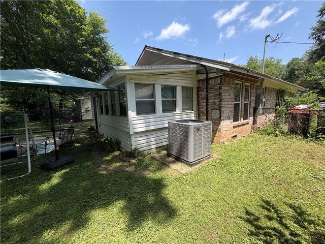 501 W 6th Street, Russellville, AR 72801