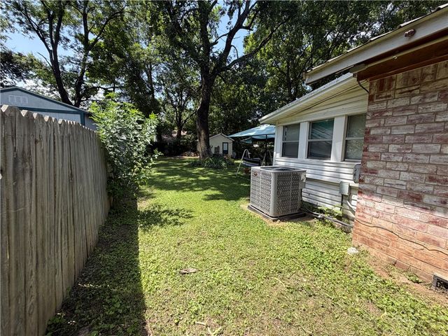 501 W 6th Street, Russellville, AR 72801