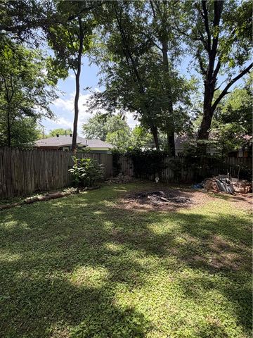 501 W 6th Street, Russellville, AR 72801