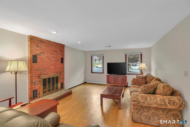190 Valley View Road, Manchester, CT 06040
