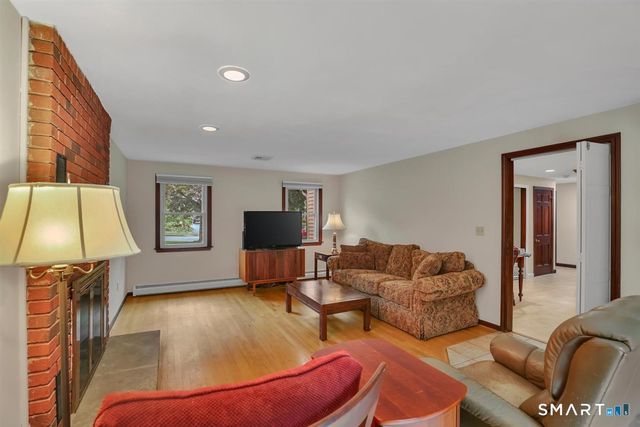 190 Valley View Road, Manchester, CT 06040