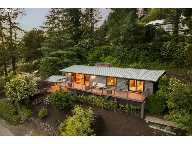 4416 Sw CHESAPEAK Ave, Portland, OR 97239