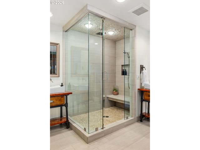 4416 Sw CHESAPEAK Ave, Portland, OR 97239