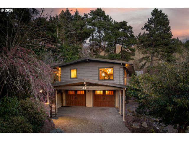 4416 Sw CHESAPEAK Ave, Portland, OR 97239