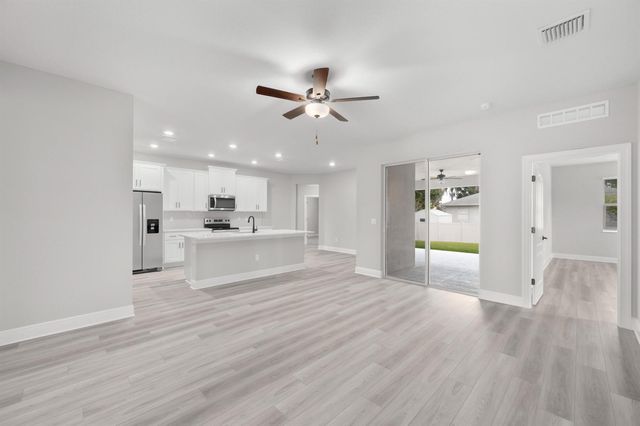 7876 104th Avenue, Vero Beach, FL 32967