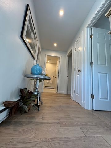 62 Memorial Boulevard, Newport, RI 02840