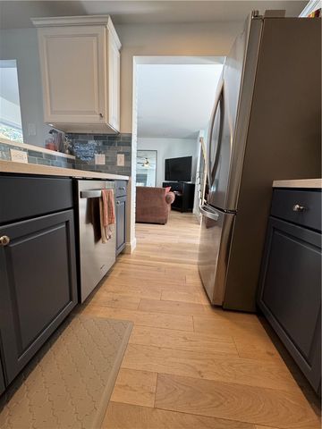62 Memorial Boulevard, Newport, RI 02840