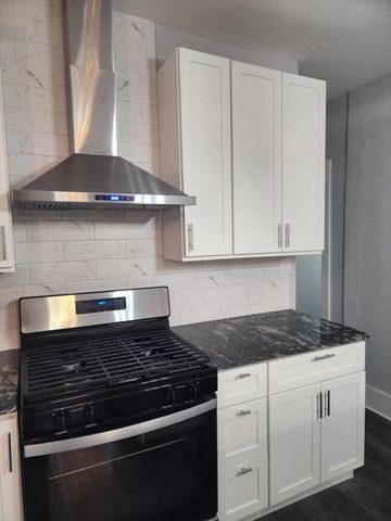 6205 32nd AVENUE, Kenosha, WI 53142