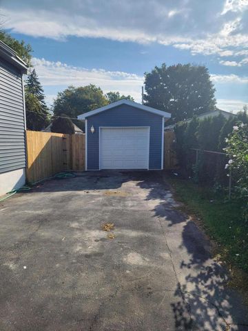 6205 32nd AVENUE, Kenosha, WI 53142