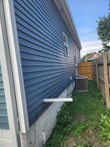 6205 32nd AVENUE, Kenosha, WI 53142