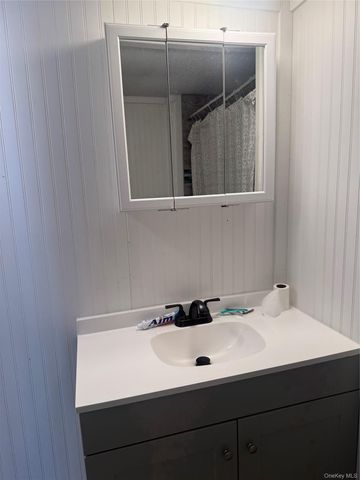 600 Broadway E3, Amityville, NY 11701
