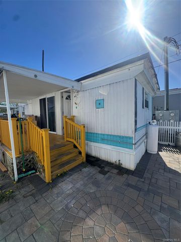 600 Broadway E3, Amityville, NY 11701