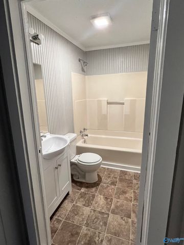 1828 Rayburn Avenue, Guntersville, AL 35976