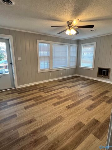 1828 Rayburn Avenue, Guntersville, AL 35976