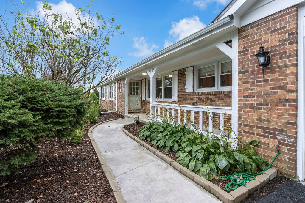 6 Lagoon Drive, Hawthorn Woods, IL 60047 — photo 5