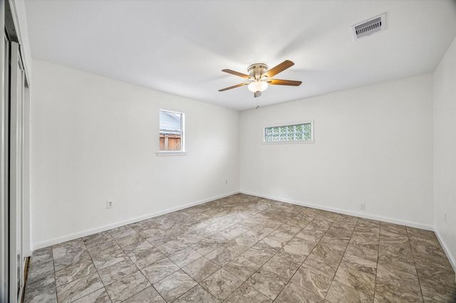 820 E 28th Street, Houston, TX 77009
