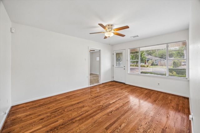 820 E 28th Street, Houston, TX 77009