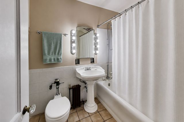 1755 E 55th Street 303, Chicago, IL 60615