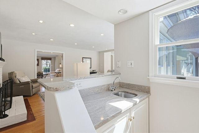 8 Weyman Ln, Sharon, MA 02067