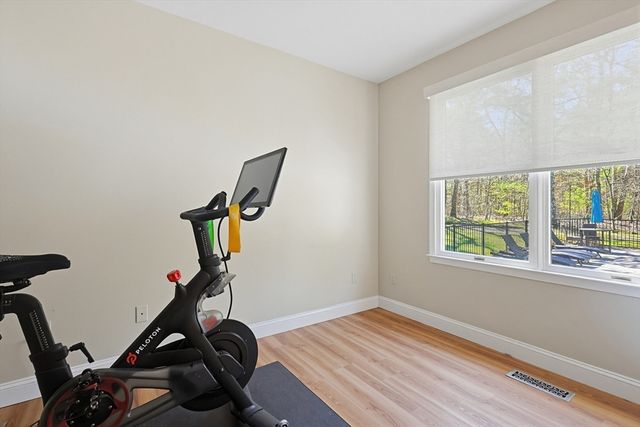 8 Weyman Ln, Sharon, MA 02067